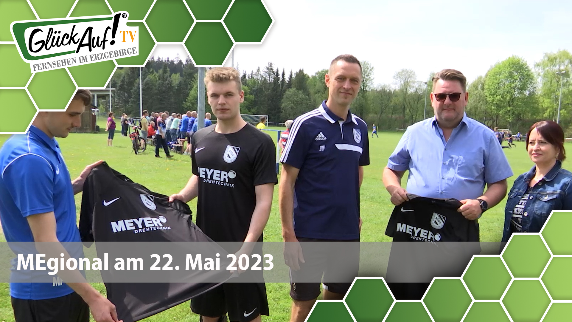MEgional am 22. Mai 2023 u.a. mit der Übergabe von neuen Trikots des ATSV Gebirge/Gelobtland